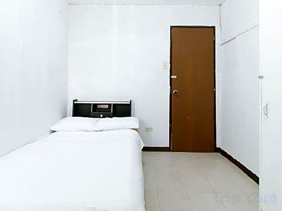 RedDoorz @ Amora Villa Apartelle 