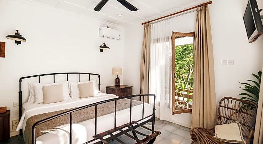 Brown Feather Hotel