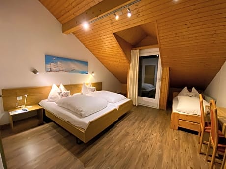 Standard Triple Room with Air Conditioning - Attic