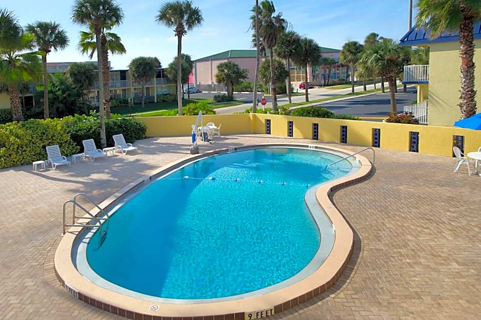 Days Inn by Wyndham Cocoa Beach Port Canaveral