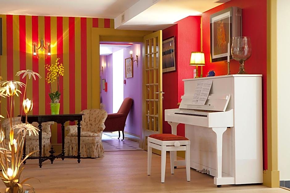 Logis hôtel Ô en Couleur