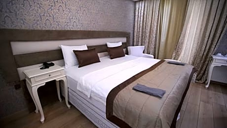 Deluxe 1 Double Bed or 2 Beds, City View