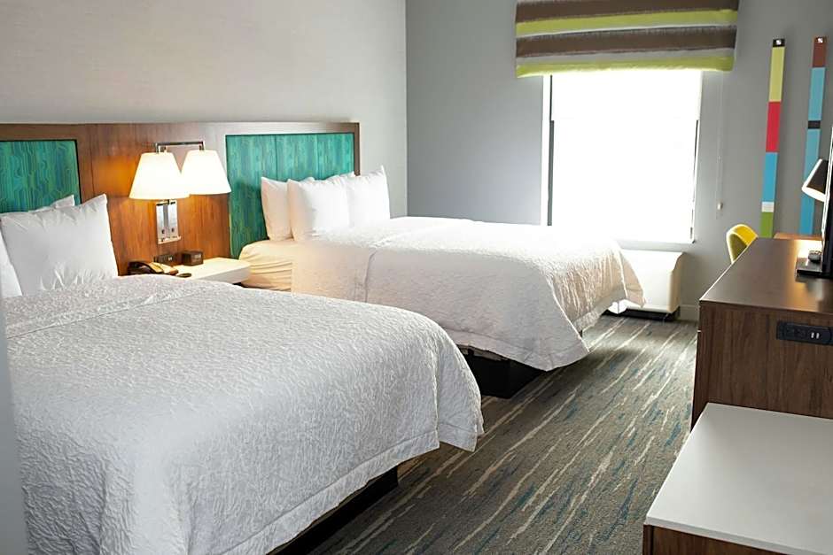 Hampton Inn By Hilton and Suites Dundee