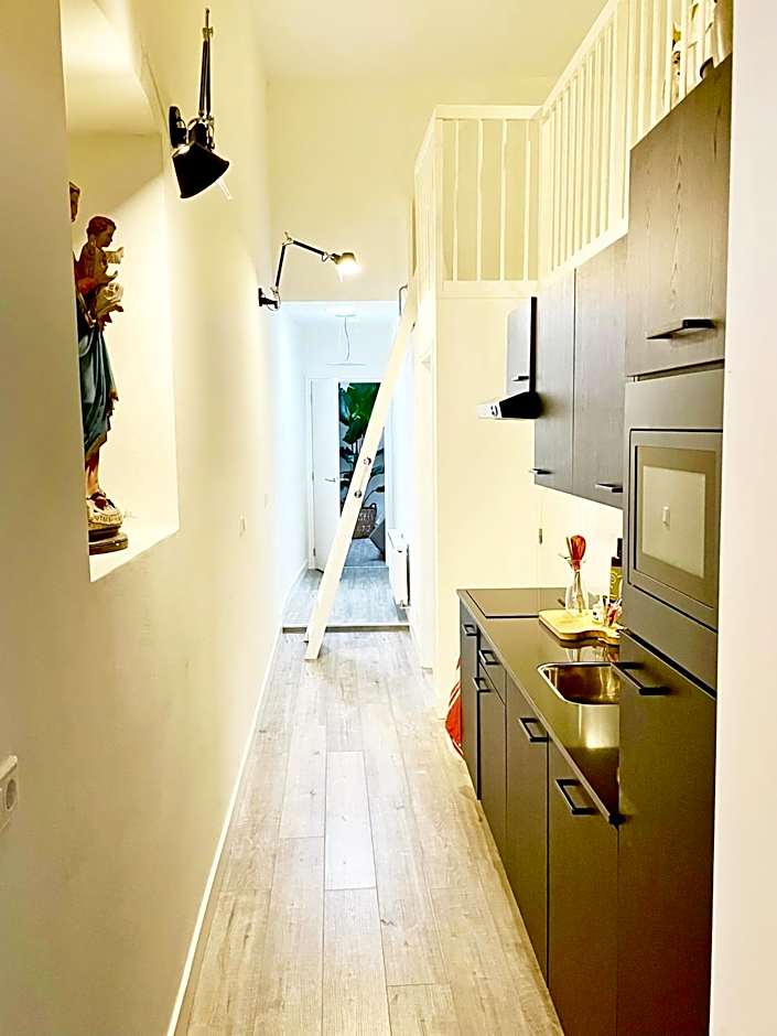 Atelier Raamwerk City Atelier Apartment for Friends and Families 125m2!