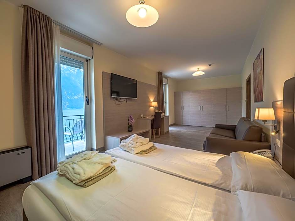 Photo 1 of 15 of Suite, Lake View, Balcony