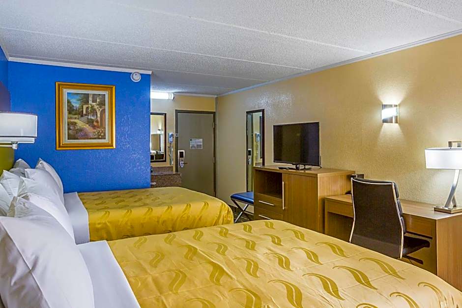 Quality Inn & Suites Near Six Flags East