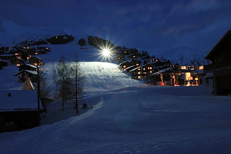 Gruppenhaus im Walliser Alpstyle