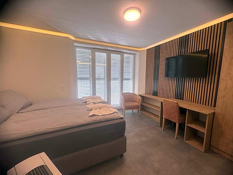 City Hotel