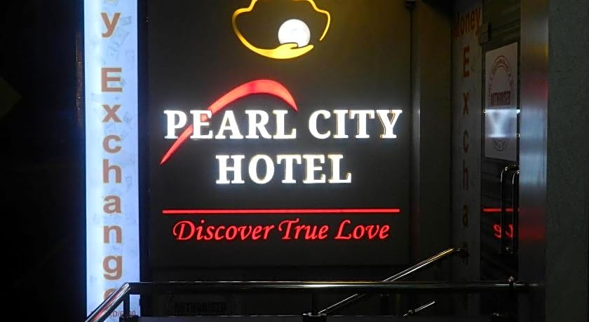 Pearl City Hotel