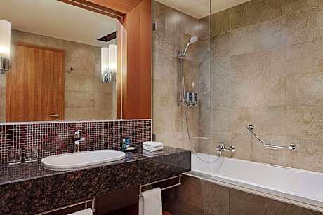 Classic Suite, 1 Bedroom (1 King Bed and 1 Double Sofa Bed)