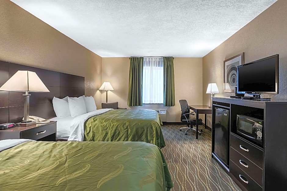Quality Inn & Suites Des Moines - Merle Hay Road