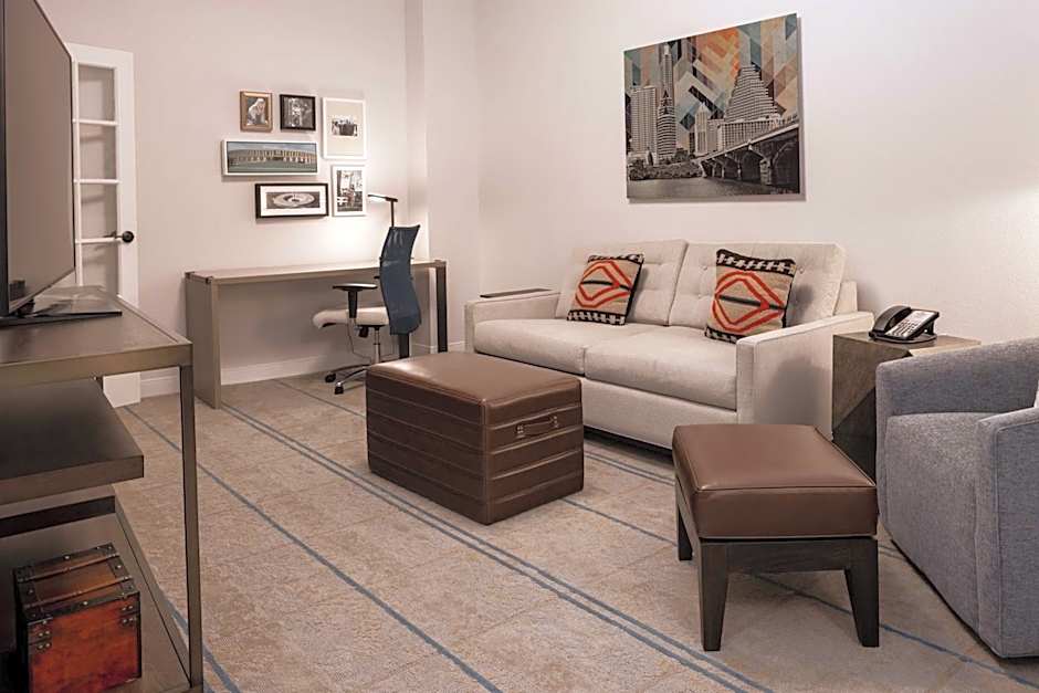 Hilton Austin Airport