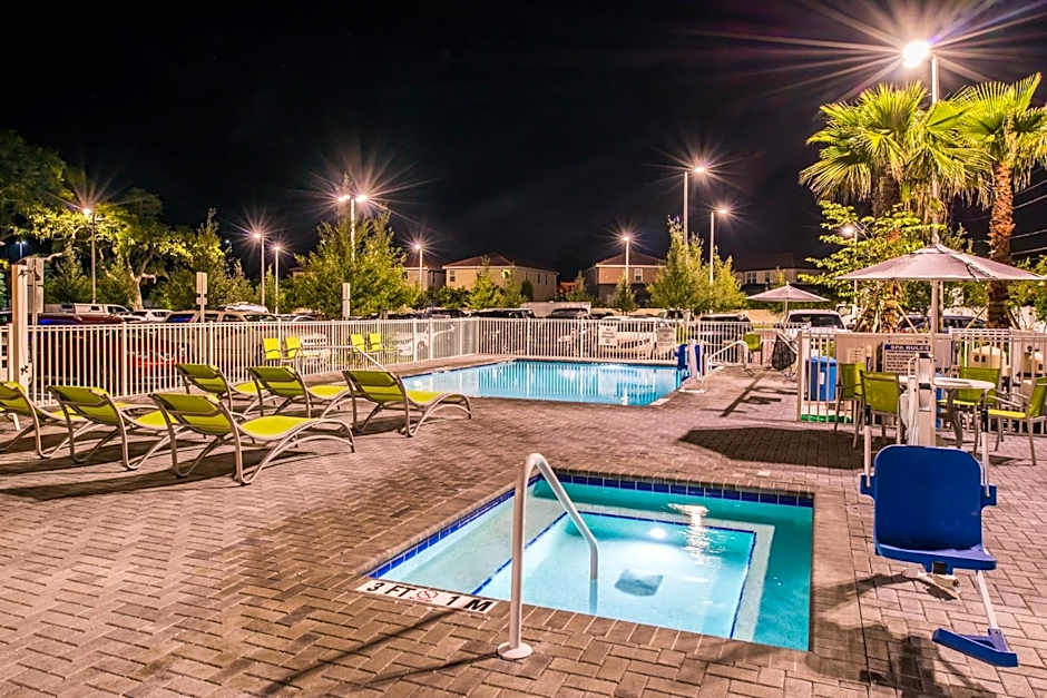 Holiday Inn Express & Suites St. Petersburg - Seminole Area By IHG