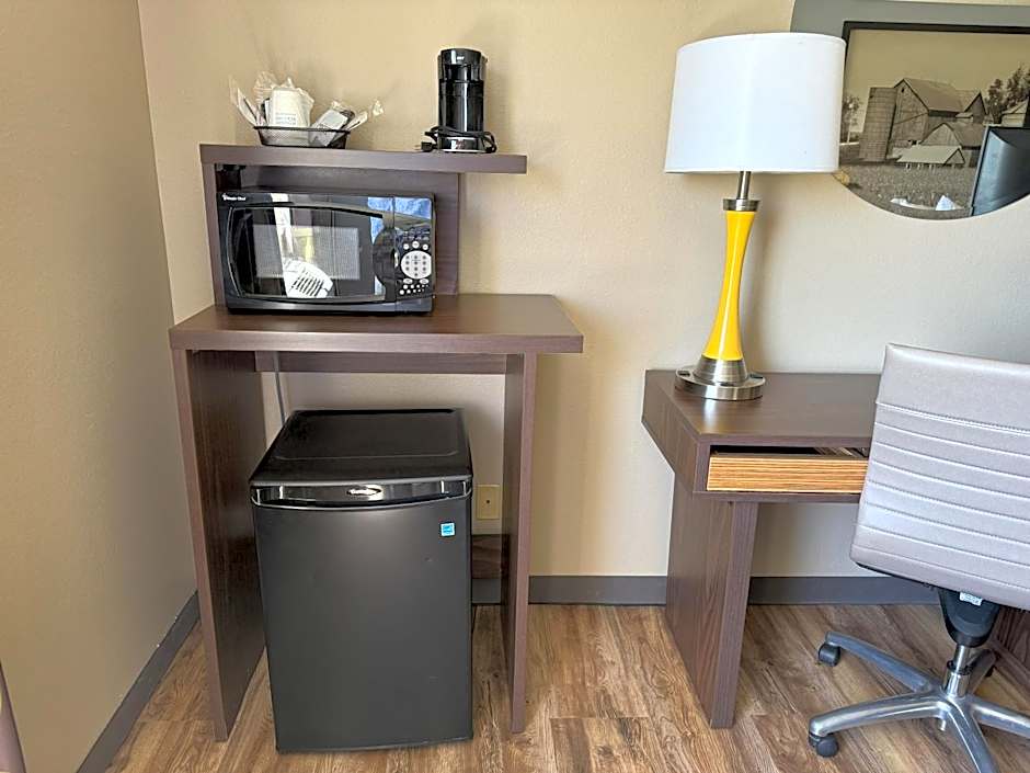 Super 8 by Wyndham Winfield-Quail Ridge Area