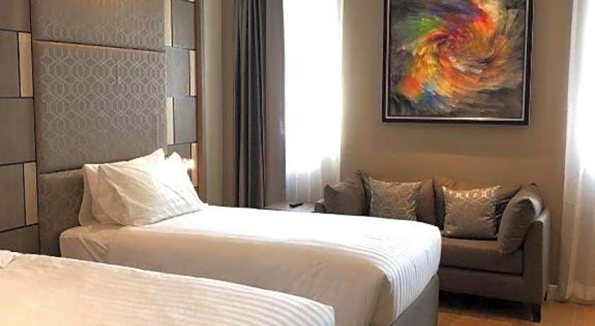 Sri U-Thong Grand Hotel