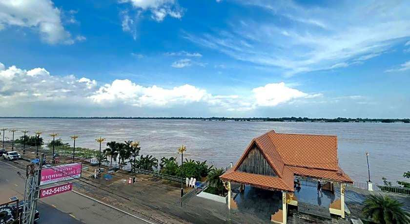 That Phanom River View Hotel