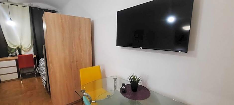 Lorf Hostel&Apartments