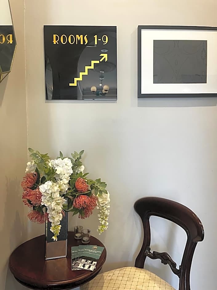 The Stirling Arms Hotel