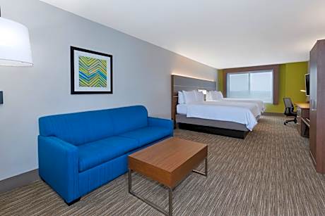 Queen Suite with Two Queen Beds