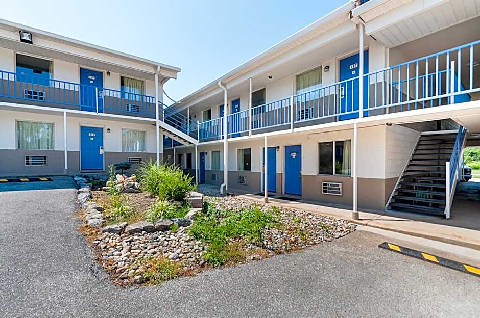 Motel 6-Charles Town, WV