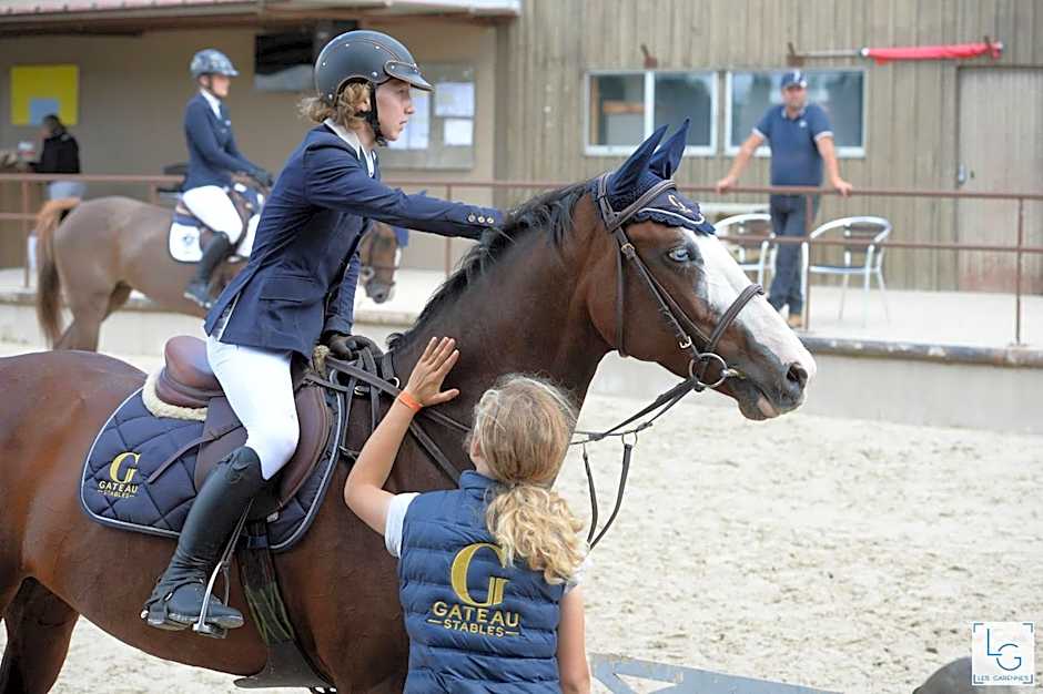 Ferme équestre & Chambres d'hôtes Gateau Stables proche Guédelon