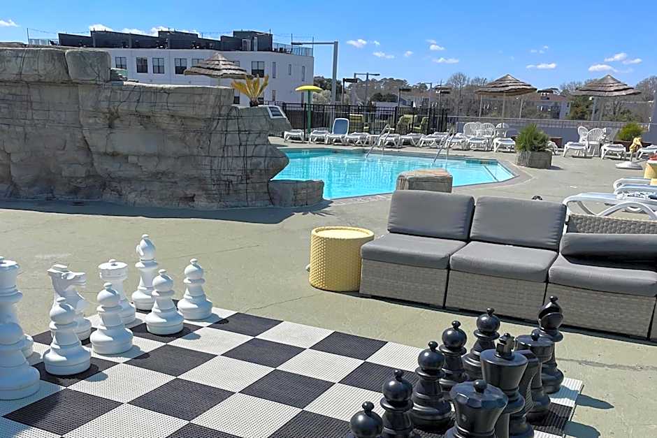 Days Inn by Wyndham Virginia Beach At The Beach