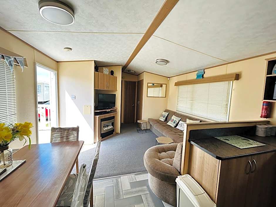 The Pad- 3 bed 2 bath, caravan Lido Beach