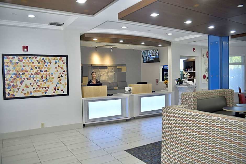 Holiday Inn Express Windsor Sonoma Wine Country By IHG