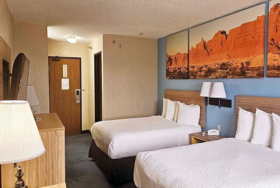 Days Inn by Wyndham Ozark Springfield