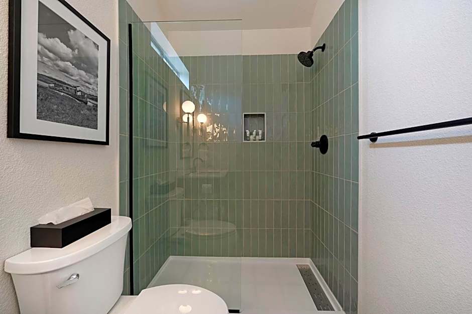 Bodega Coast Inn and Suites