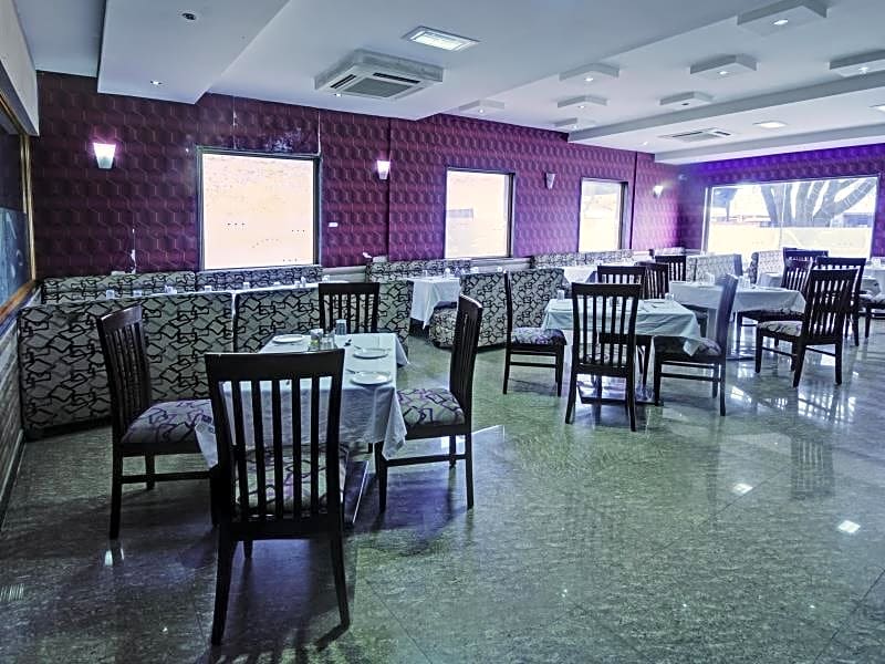 Hotel Mayura International