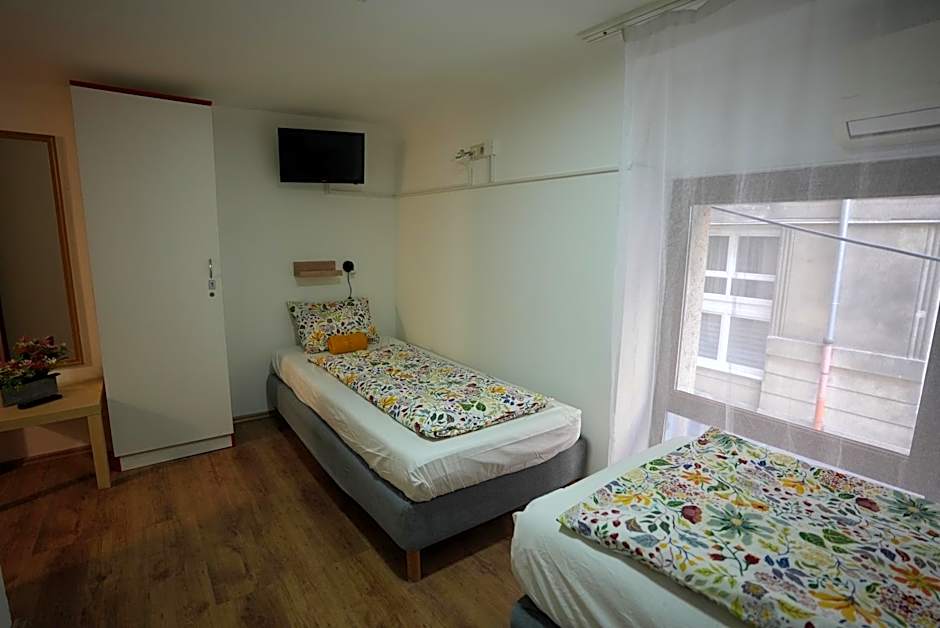 Center Hostel and Guest House