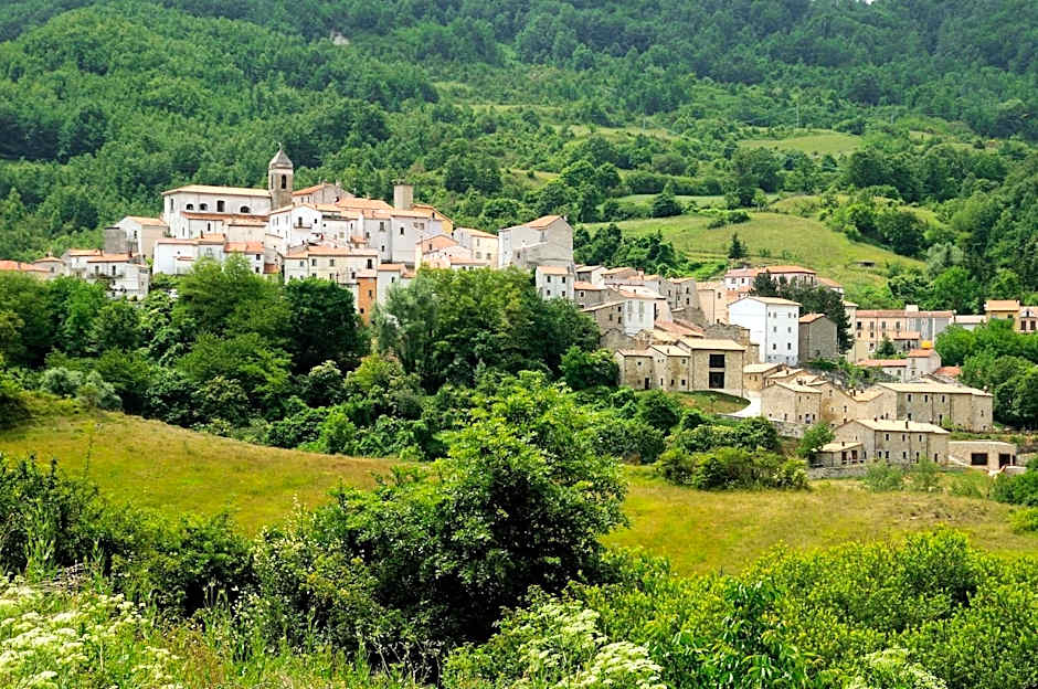 Borgotufi Albergo Diffuso