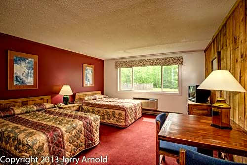 Snowy Owl Inn