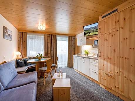 Apartment with Garden View