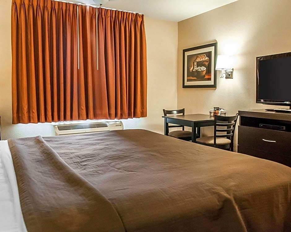 Econo Lodge Inn & Suites Santa Fe