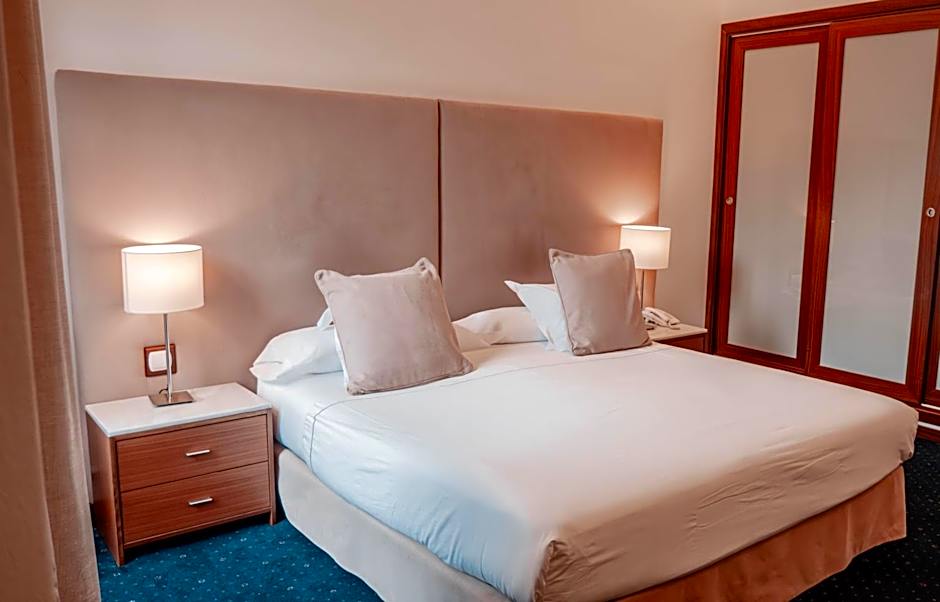 Photo 1 of 6 of 1 Double Bed or 2 Beds