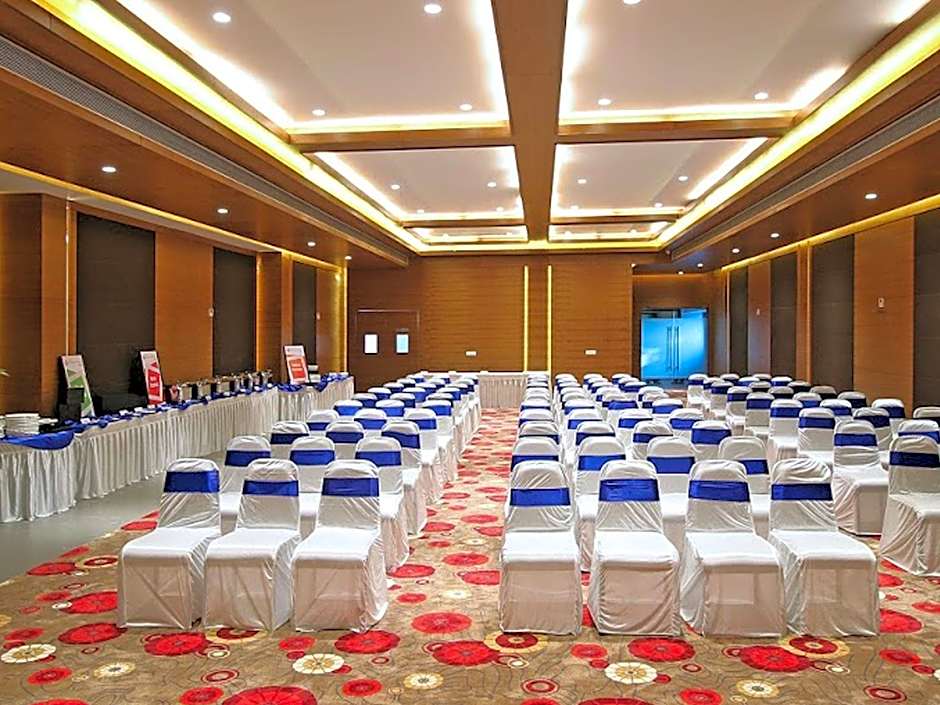 Hotel German Palace, Airport