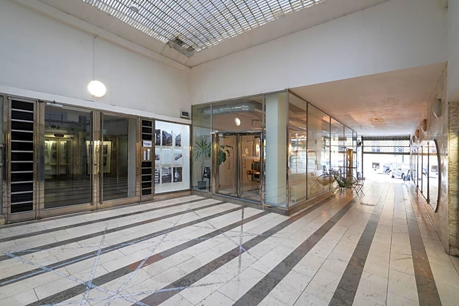 New Town - Apple Apartments