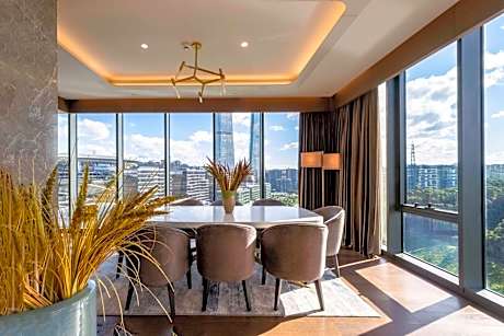 Presidential Suite - Free Lounge Access