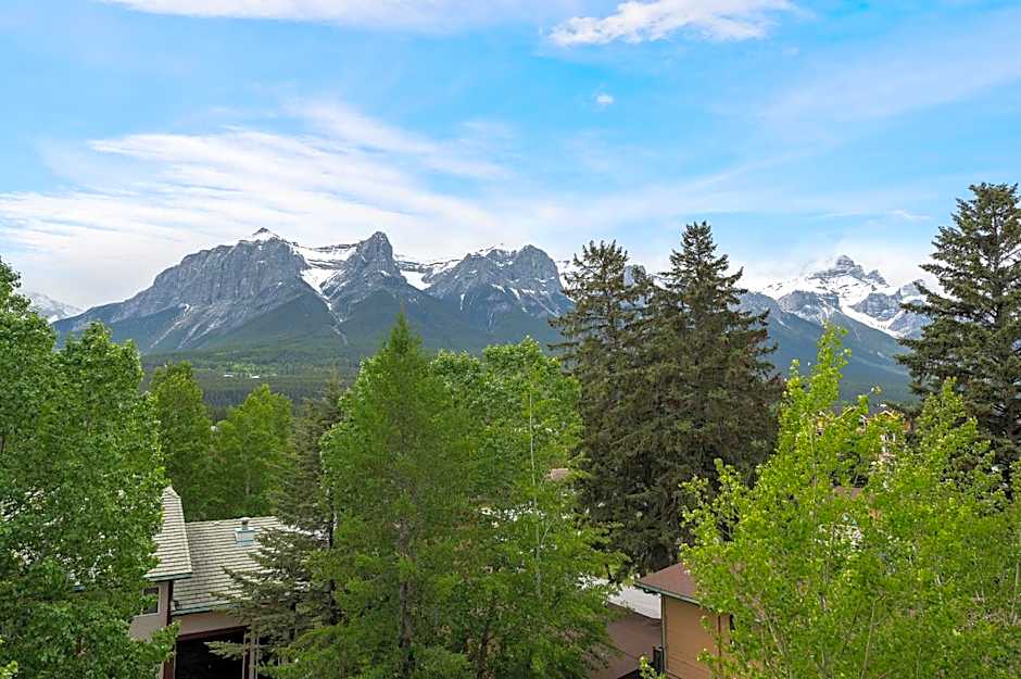 Heavenly Mountain Condo managed by Little Sister Getaways