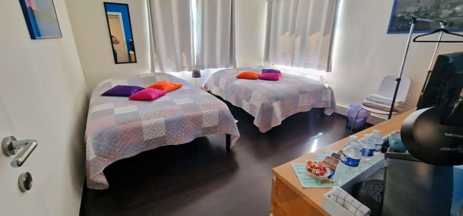 Magnifiques chambres au calme by Claire de Meuse