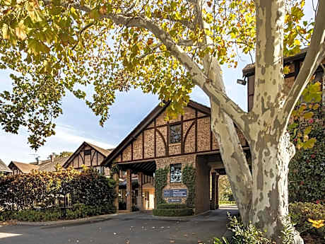 Peppers The Hills Lodge