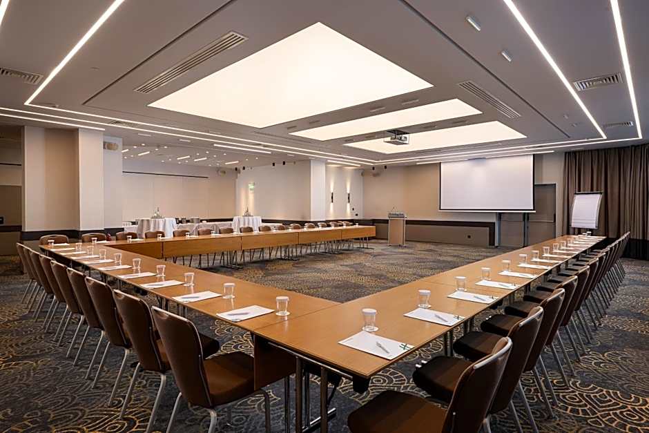 Holiday Inn Athens Attica Av Airport W. By IHG