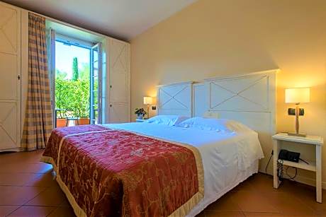 Two Connecting Double Rooms with Terrace