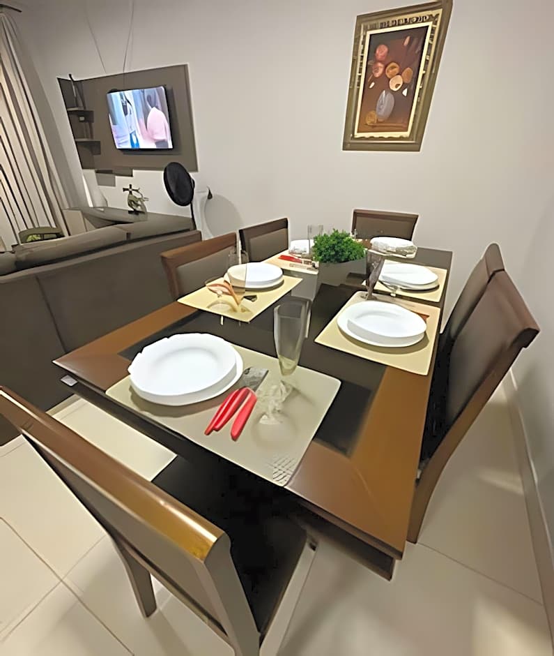 Casa grande - 3 Suítes e Piscina - Próx. ao Centro