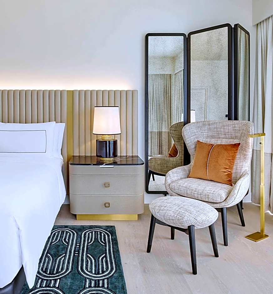 Photo 1 of 8 of Premier 1 King Bed
