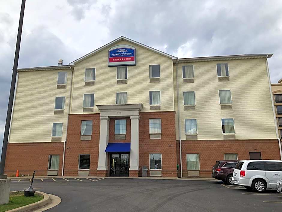 Howard Johnson by Wyndham Airport