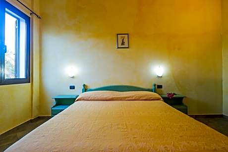 Standard Two-Bedroom Apartment (6 Adults)