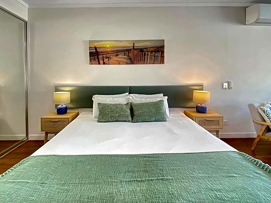 Blue on Blue Studio Room 1222